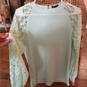 NWT women’s size small mint green shirt